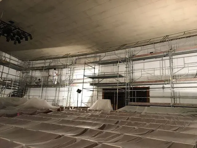 Échafaudage en intérieur